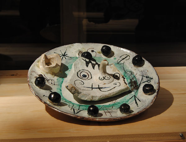 Pieza de cerámica de Josep Llorens Artigas y Joan Miró
