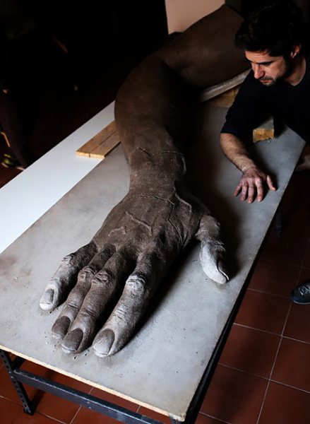 Detalle-monumento-a-las-victimas-Carlos-martinez