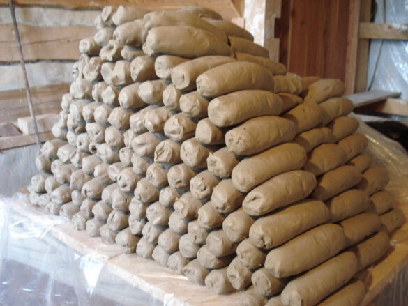 la pasta preparada para trabajar Daniel Johnston trabajando