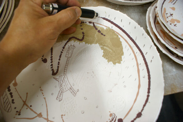 Decoración de cerámica por Therese Lebrun
