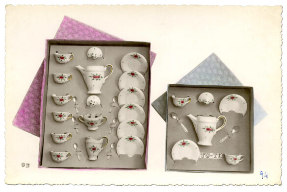Cajas con juegos de café en miniatura
