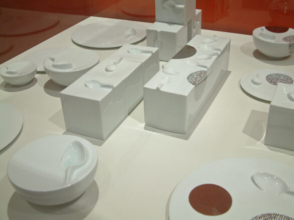 KIRSI-KIVIVIRTA Pieza de porcelana de Kirsi Kivivirta