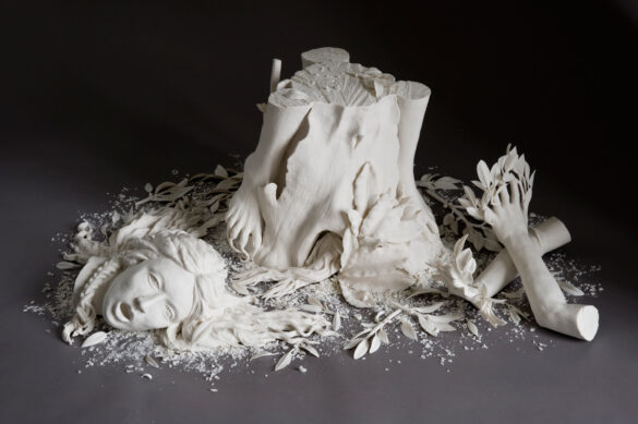 Pieza de cerámica de Kate MacDowell
