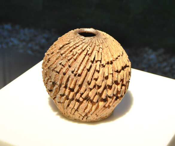Pieza de cerámica de Seungho Yang