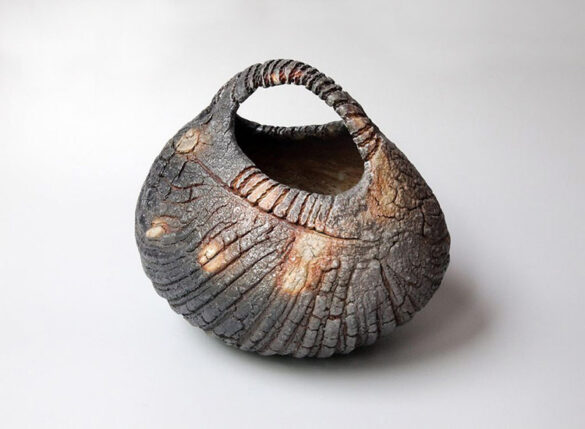 Pieza de cerámica de Yang Seungho