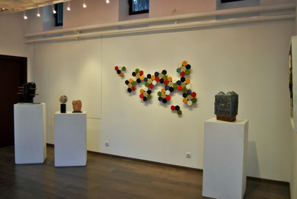 Escultura cerámica de Lucia Yang Lee Yao Huo