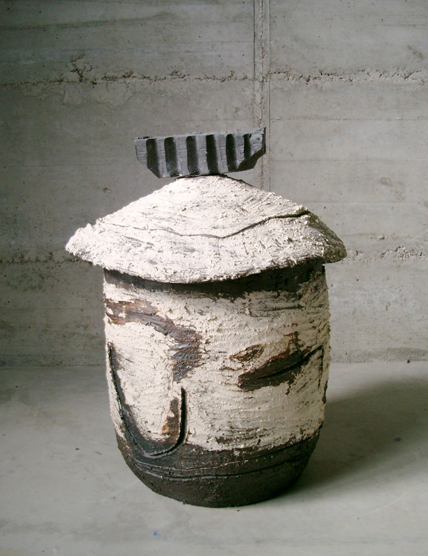 Escultura cerámica de Madola