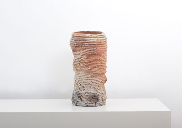 Michikawa_Shozo_2 Pieza de cerámica de Shozo Michikawa en la Galería Puls, de Bruselas