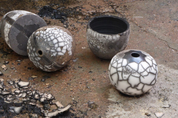 Piezas de cerámica de raku desnudo