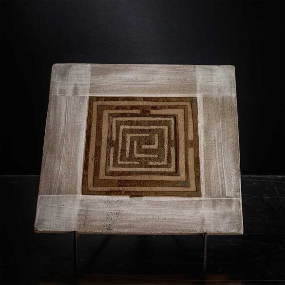 Pieza de cerámica deDavid-Ribas y Camil.la Pérez Salvà