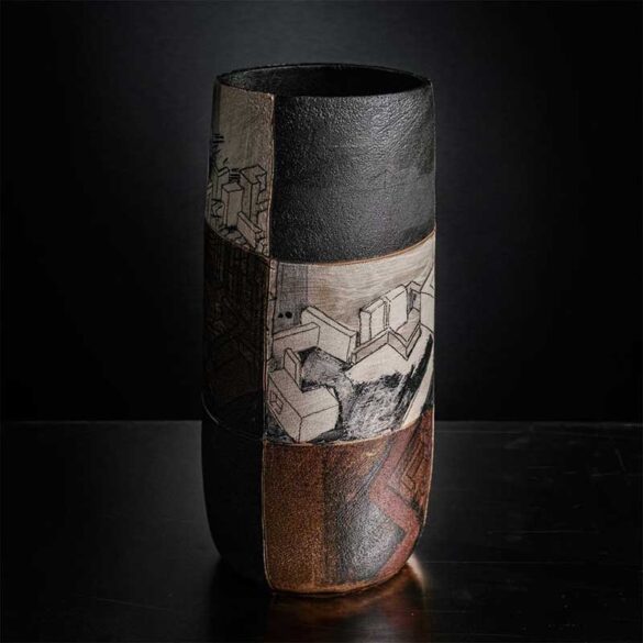 Pieza de cerámica de Montserrat-González-Papiol y Camil.la Pérez Salvà