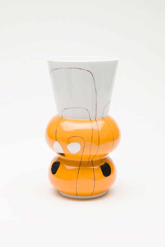 Pieza de cerámica de Jürgen Partenheimer