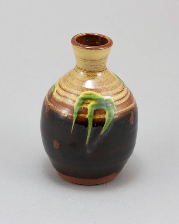 Pieza de cerámica de Clive Bowen