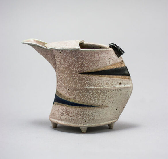 Pieza de cerámica de Jeff Oestriech