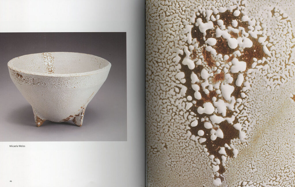 Páginas interiores del libro -Blanco-, publicado por la revista Esteka