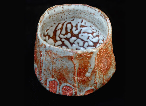 Pieza de cerámica Shino de Encarna Soler