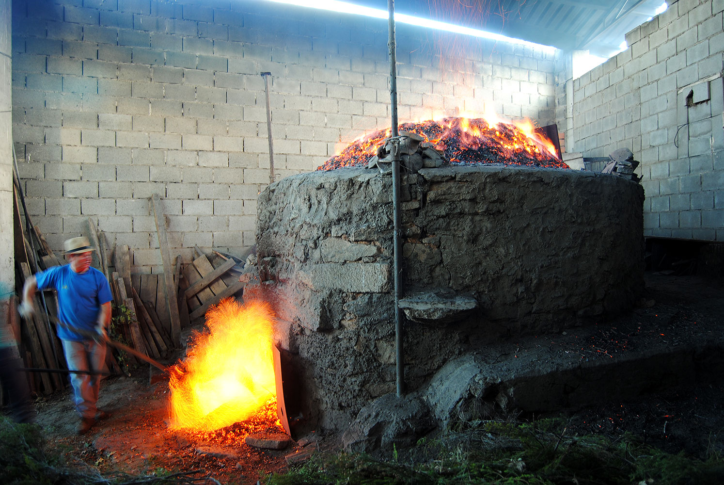 Imagen de cocción en horno árabe en Moveros, Zamora