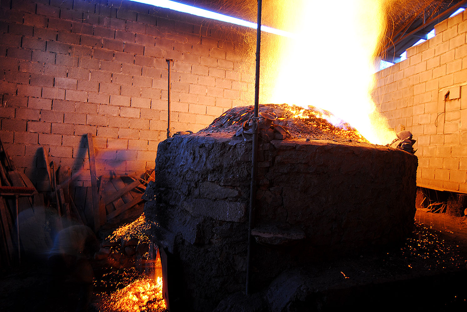 Imagen de cocción en horno árabe en Moveros, Zamora