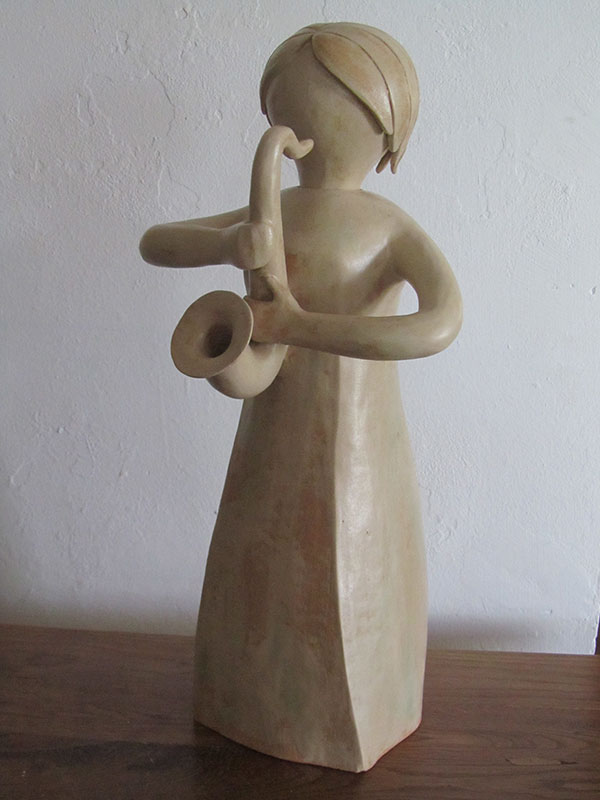 Escultura cerámica de Magdalena Rodríguez