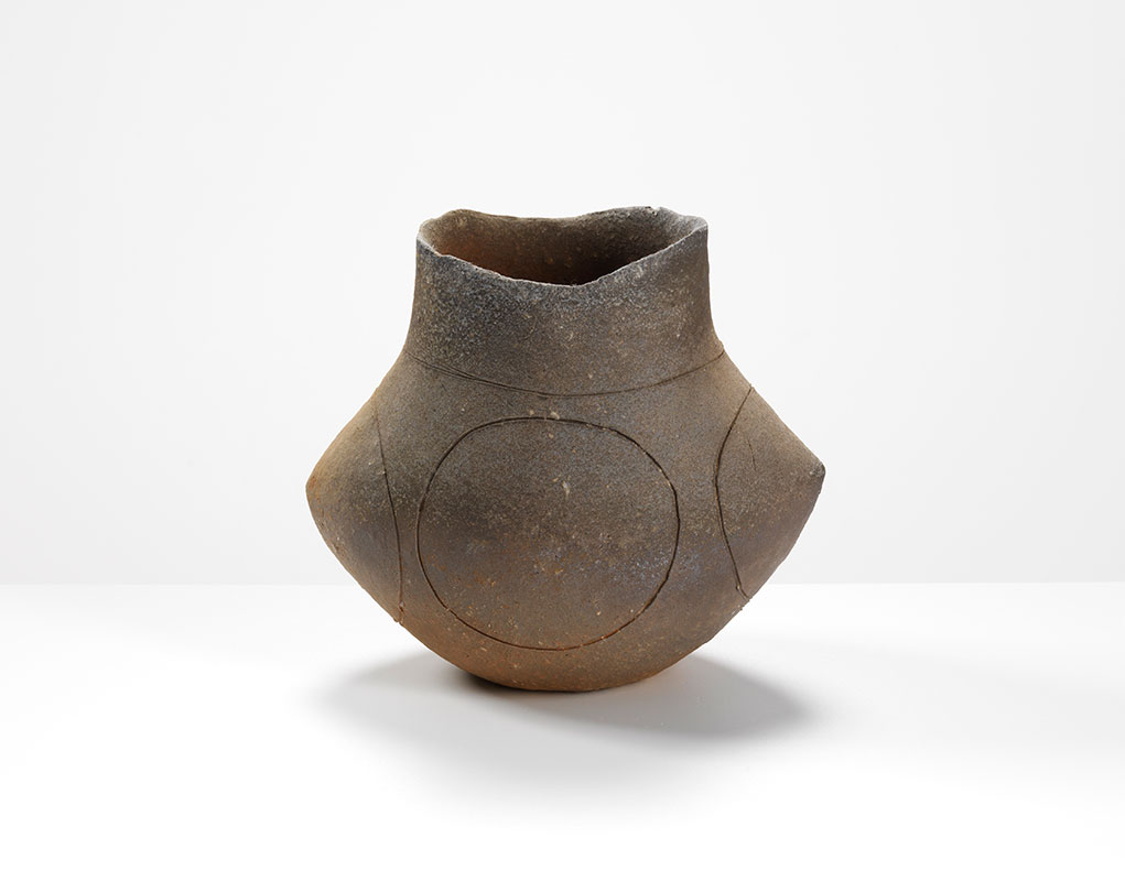 Pieza de cerámica de Yasuhisa Kohyama