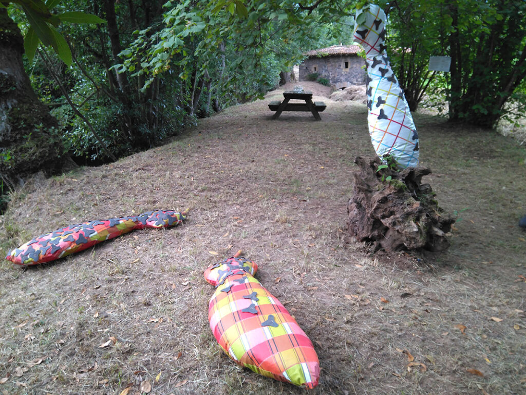 Instalación cerámica de Charo Cimas y Txaro Marañón