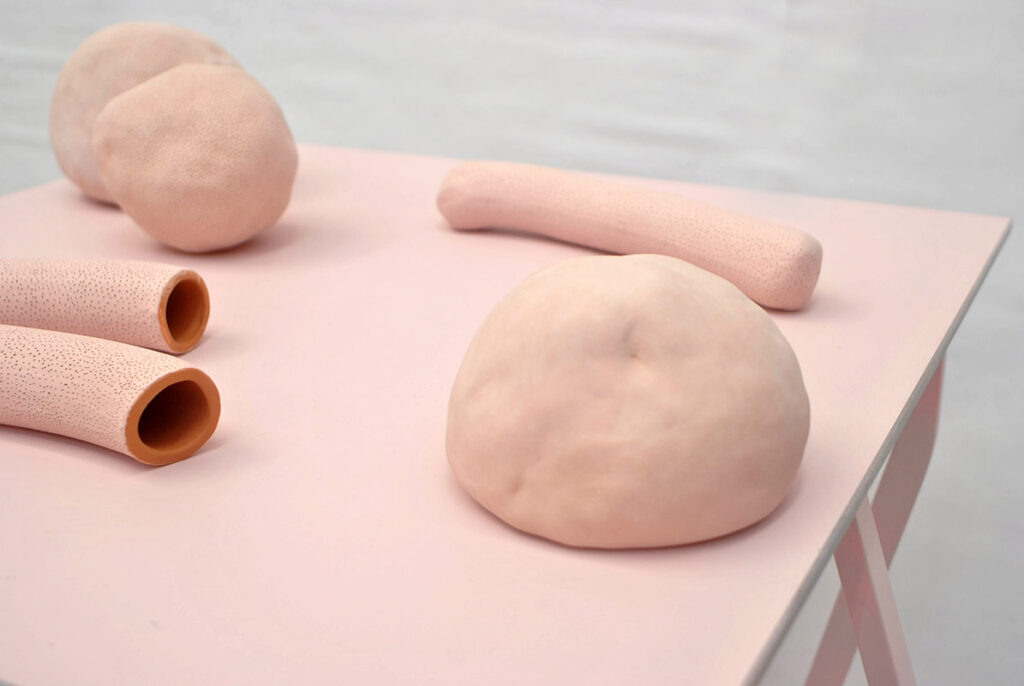 Escultura cerámica de Estela Miguel