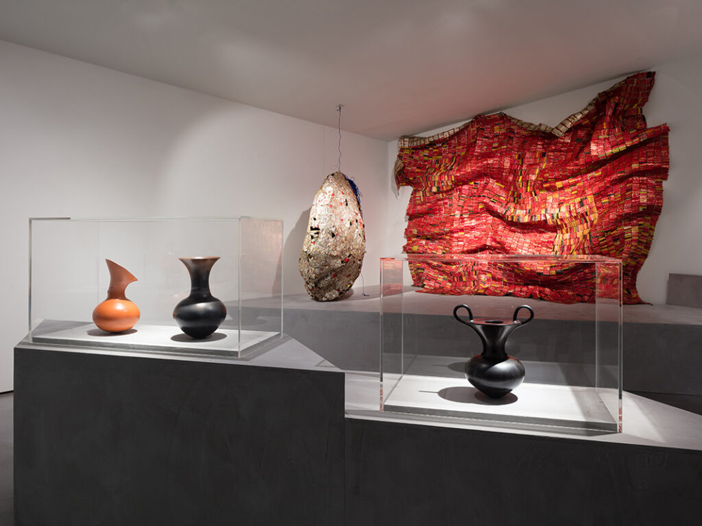 Exposiciones de cerámica de Magdalene Odundo