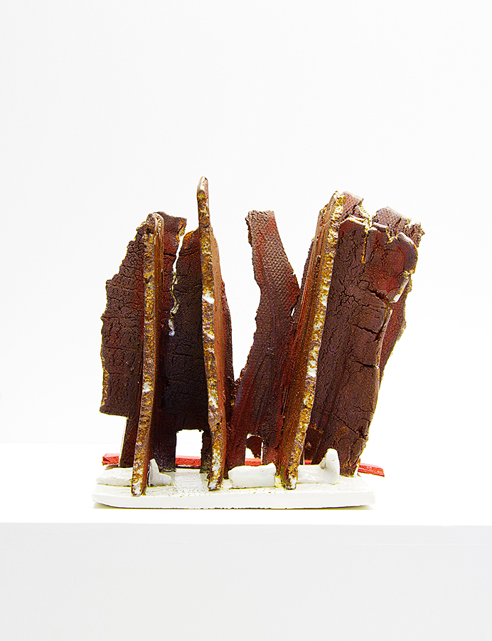 Escultura cerámica de Leslie González