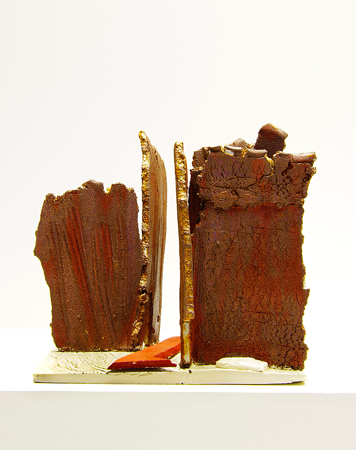 Escultura cerámica de Leslie González