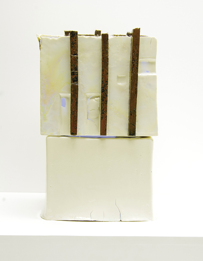 Escultura cerámica de Leslie González