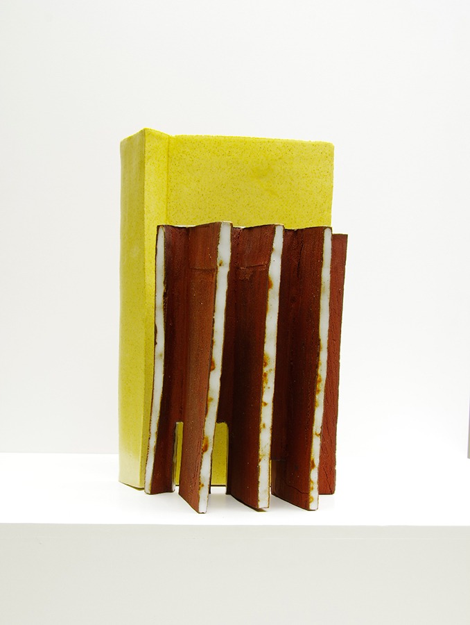 Escultura cerámica de Leslie González