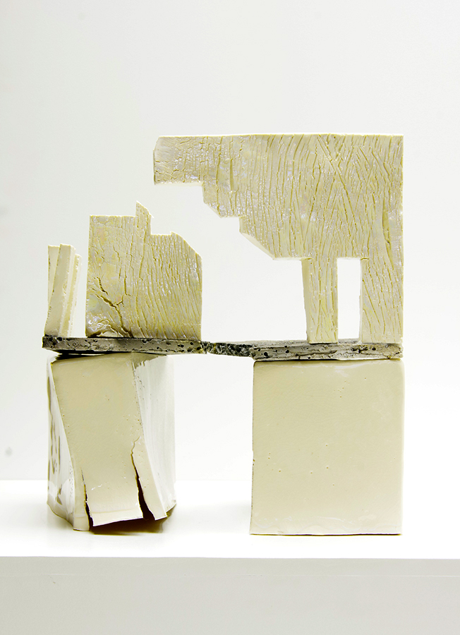 Escultura cerámica de Leslie González