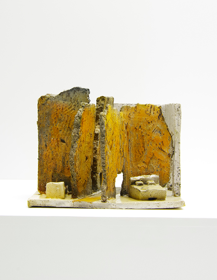 Escultura cerámica de Leslie González