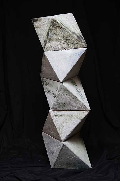 Escultura cerámica de Soledad Berrocoso