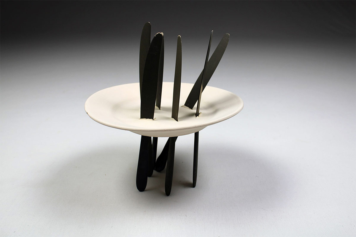 Pieza de cerámica de Loredana Longo