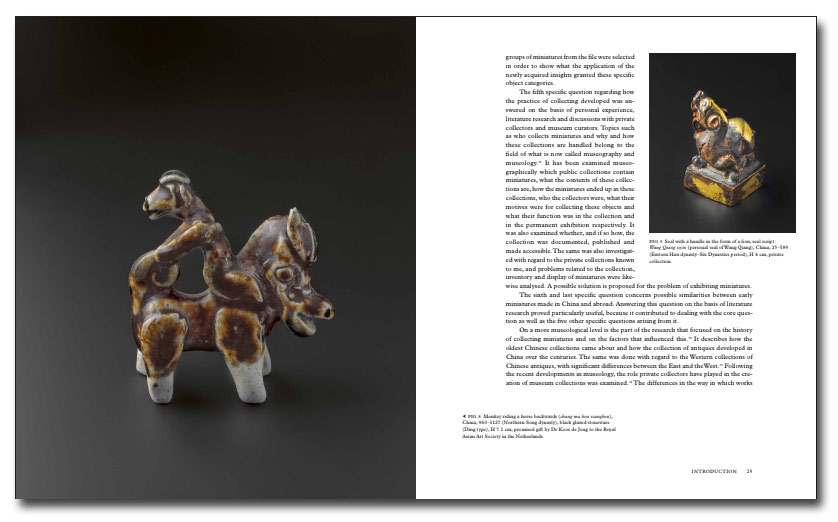 Páginas interiores del libro Small China