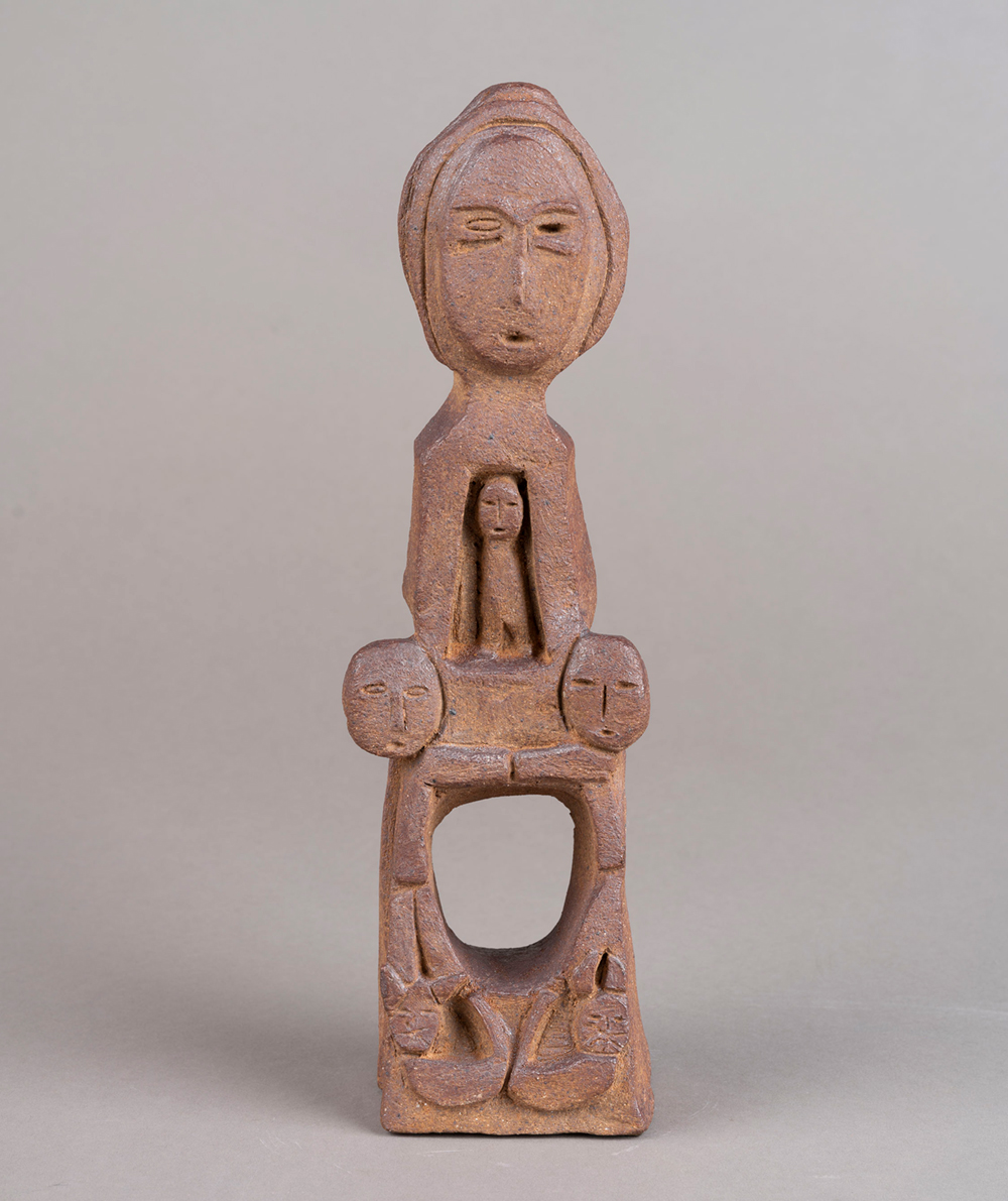 Escultura cerámica de Parvine Curie