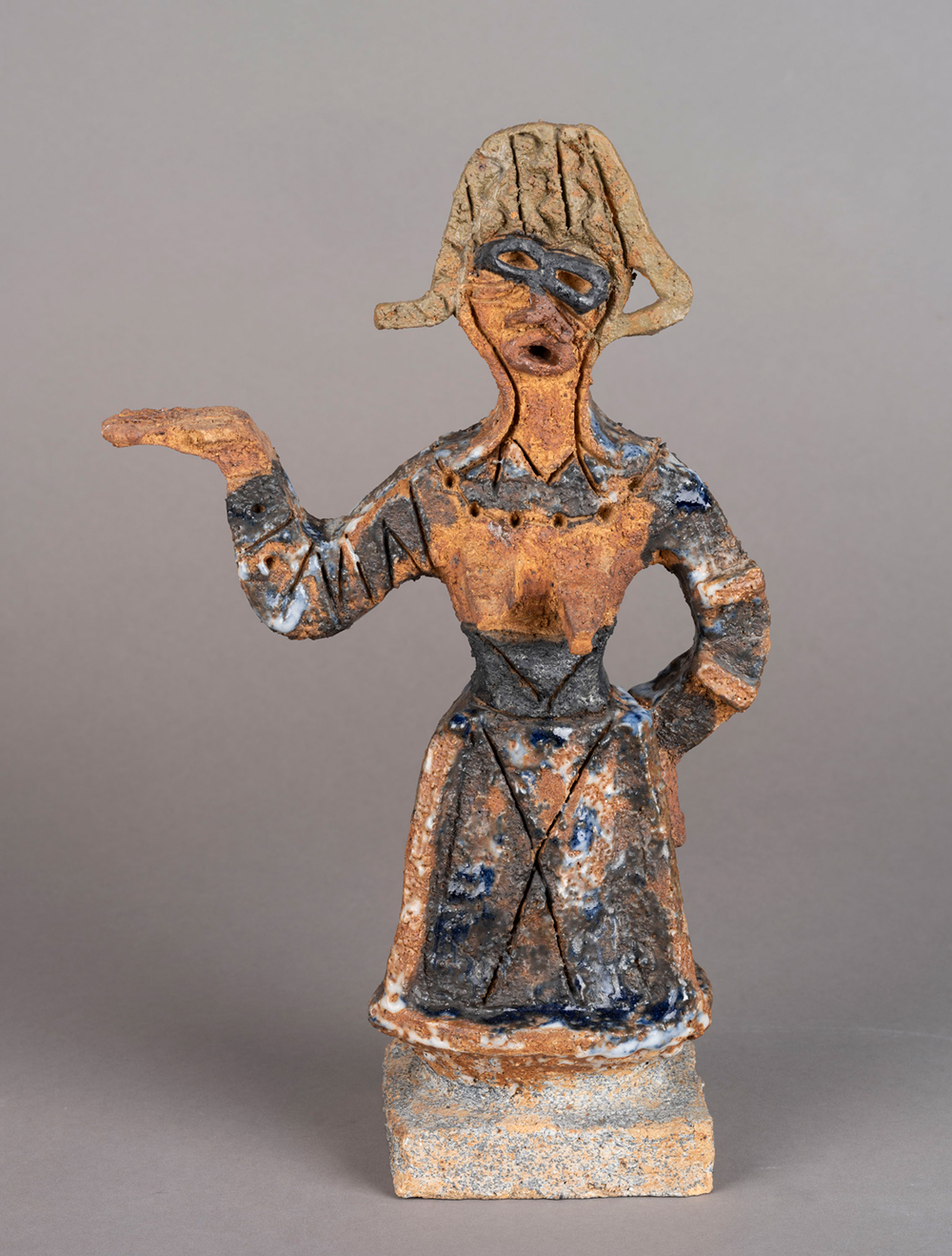 Escultura cerámica de Parvine Curie