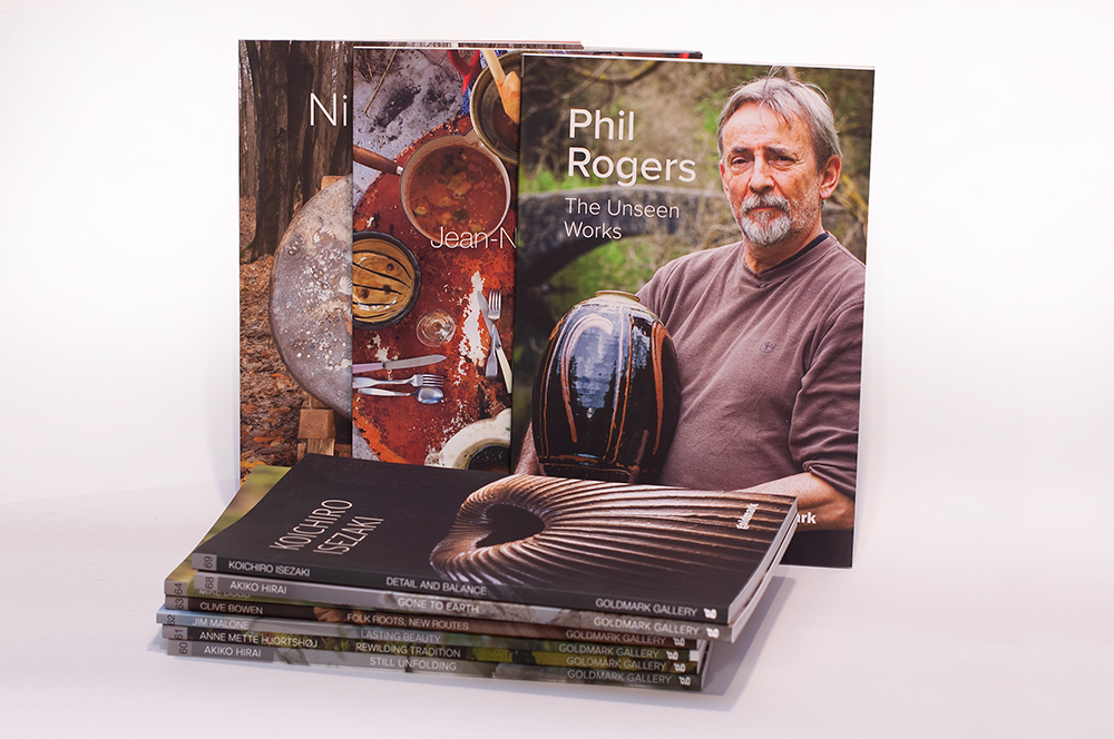 Foto de libros publicados por la Goldmark Gallery