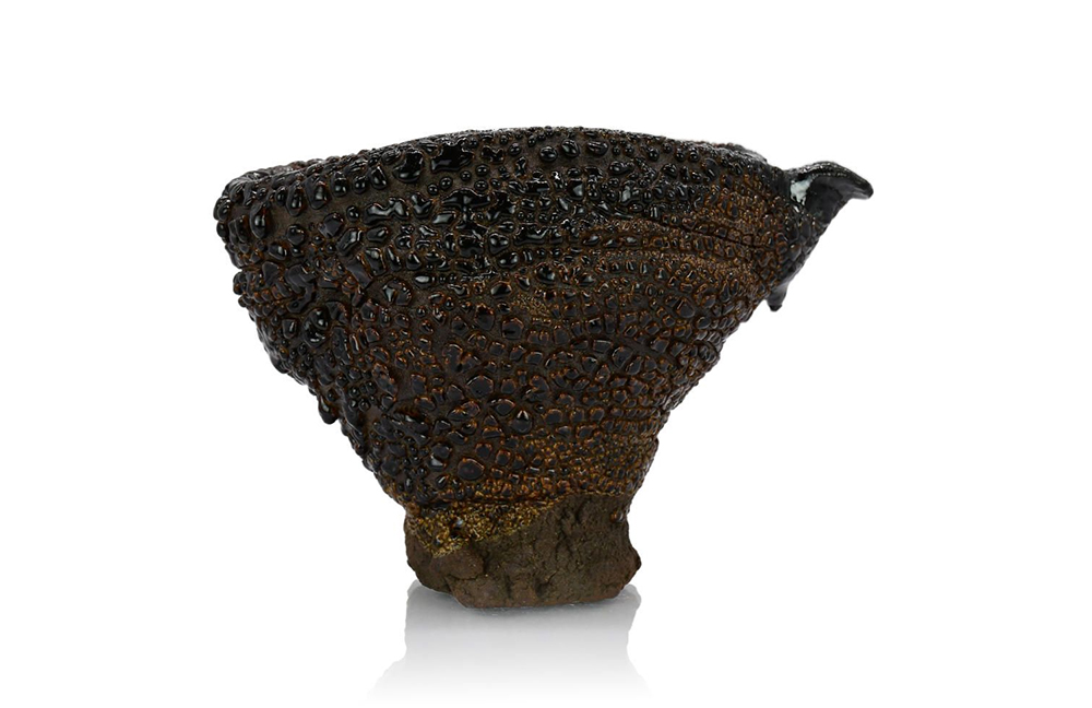 Pieza de cerámica de Kodai Ujiie