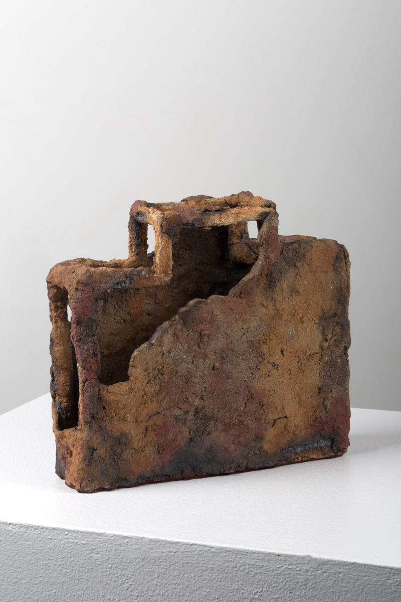 Escultura cerámica de Félix Navarro