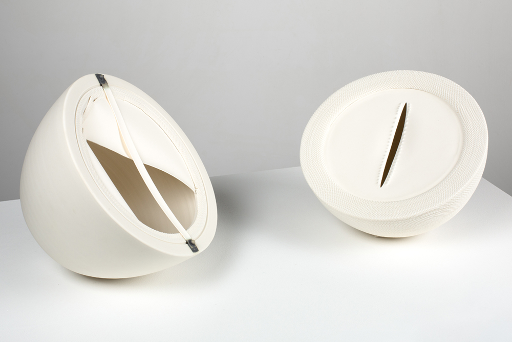 Escultura cerámica de Ilias Christopoulos