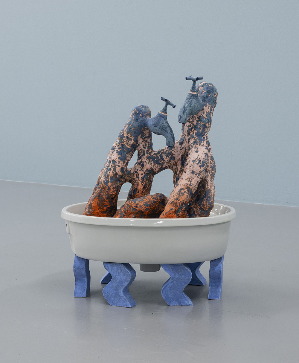 Escultura cerámica de Lorie Ballage