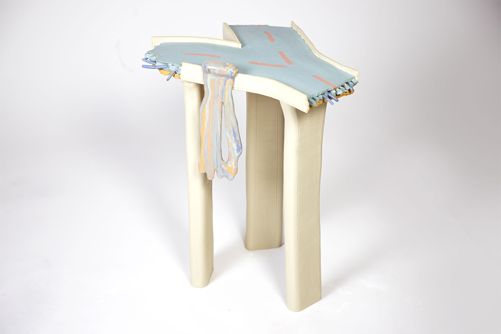 Escultura cerámica de Santiago Insignares