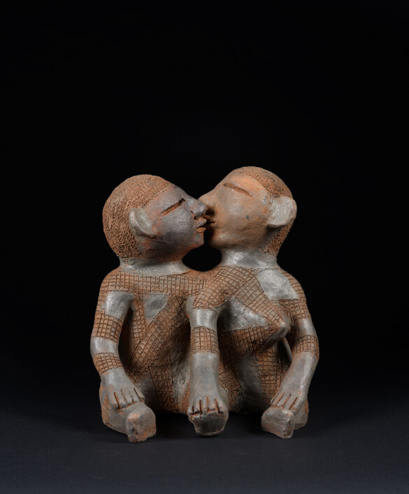 Escultura cerámica de Reinata Sadimba