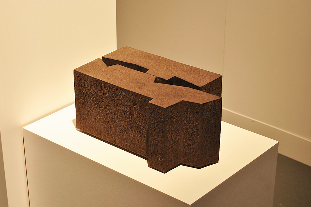 Escultura cerámica de Enric Mestre