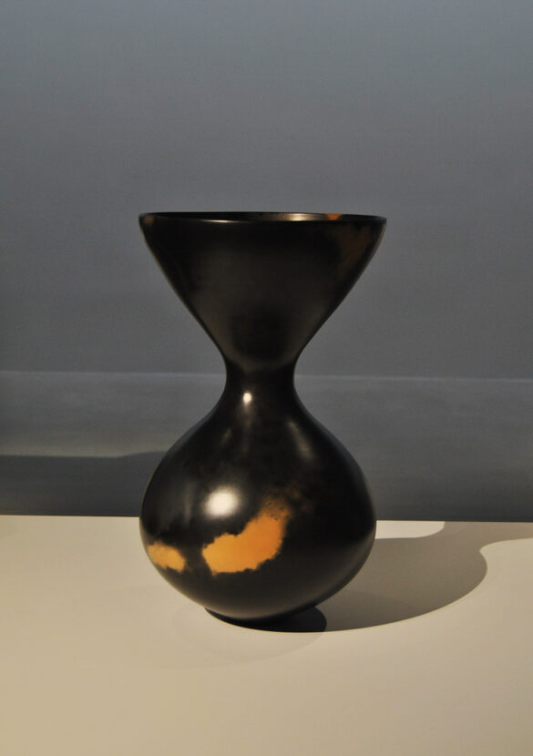 Magdalene_Odundo_11 Exposición de cerámica de Magdalene Odundo