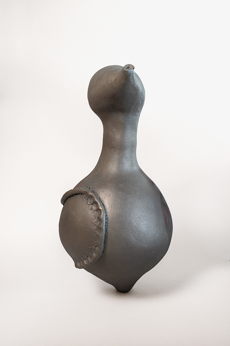 Escultura cerámica de Phoebe Collings‑James