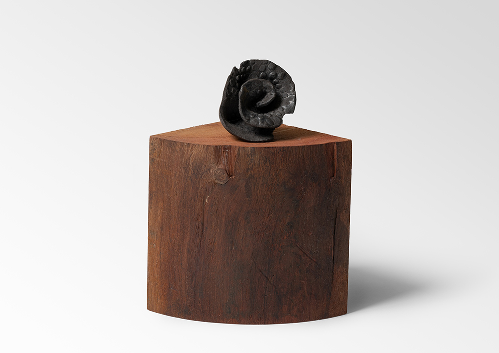 Escultura cerámica de Phoebe Collings‑James