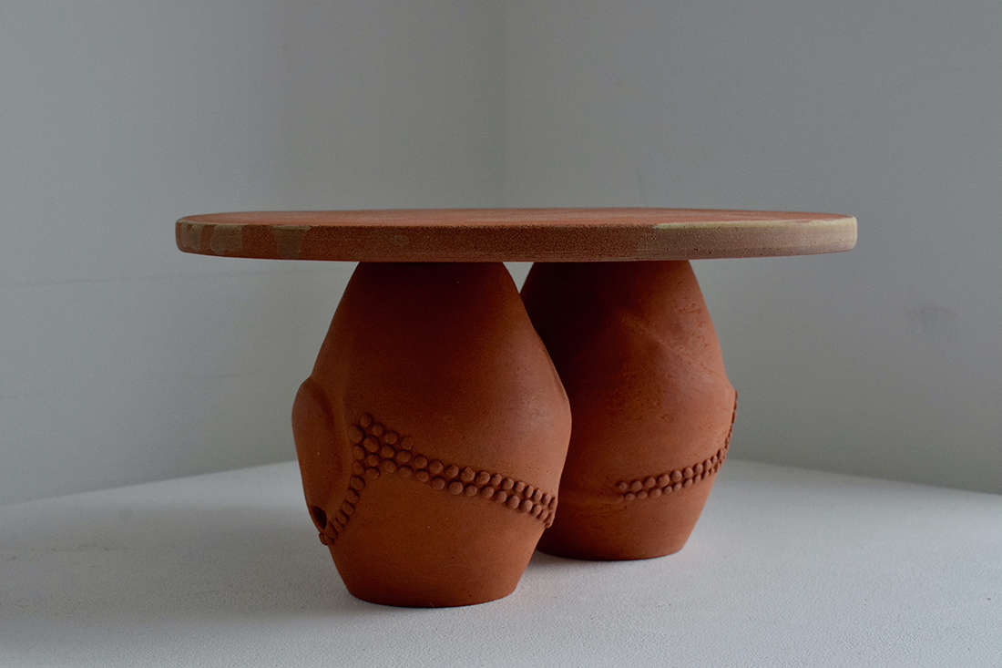 Pieza de cerámica de Bisila Noha